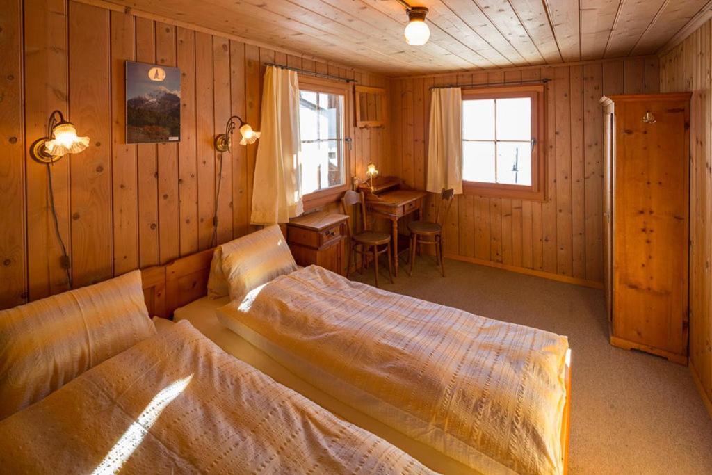 Готель Gasthaus Alpenrose Juf Екстер'єр фото