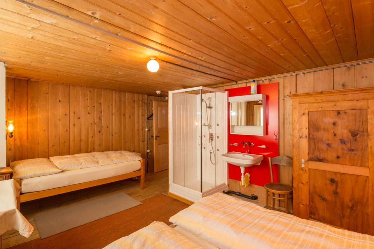 Готель Gasthaus Alpenrose Juf Екстер'єр фото