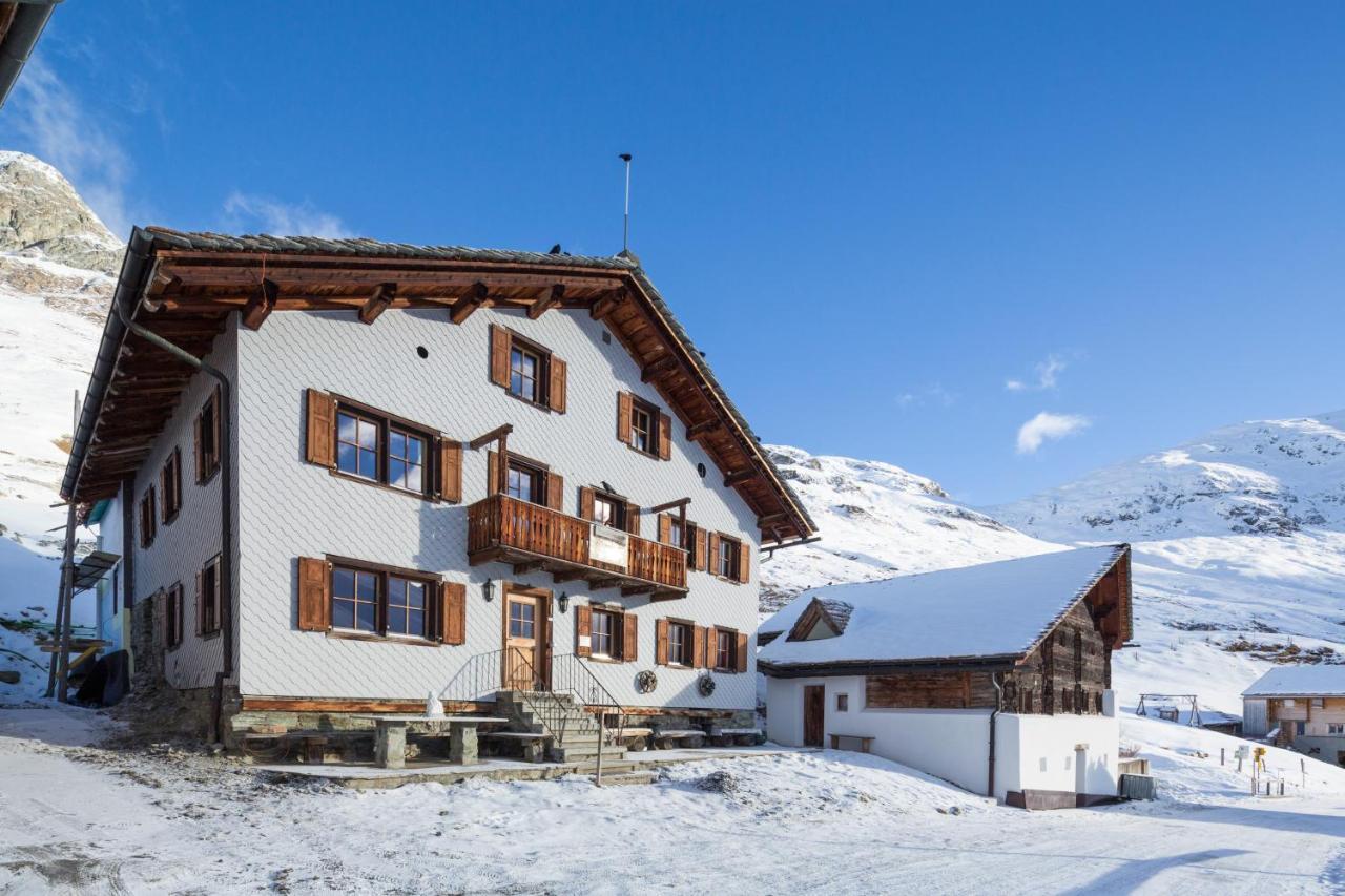 Готель Gasthaus Alpenrose Juf Екстер'єр фото